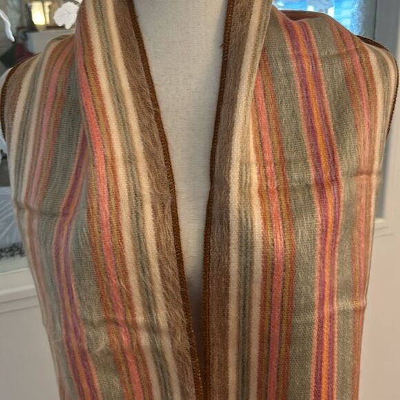 Beautiful alpaca scarf from Ecuador so soft and warm! - Picture 5 of 8